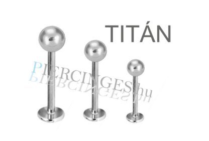 Titán ajak piercing